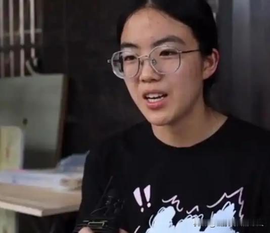 浙江女孩受匿名资助四年保研复旦后寻恩道谢见面瞬间愣住恩人竟是高中同学的父亲