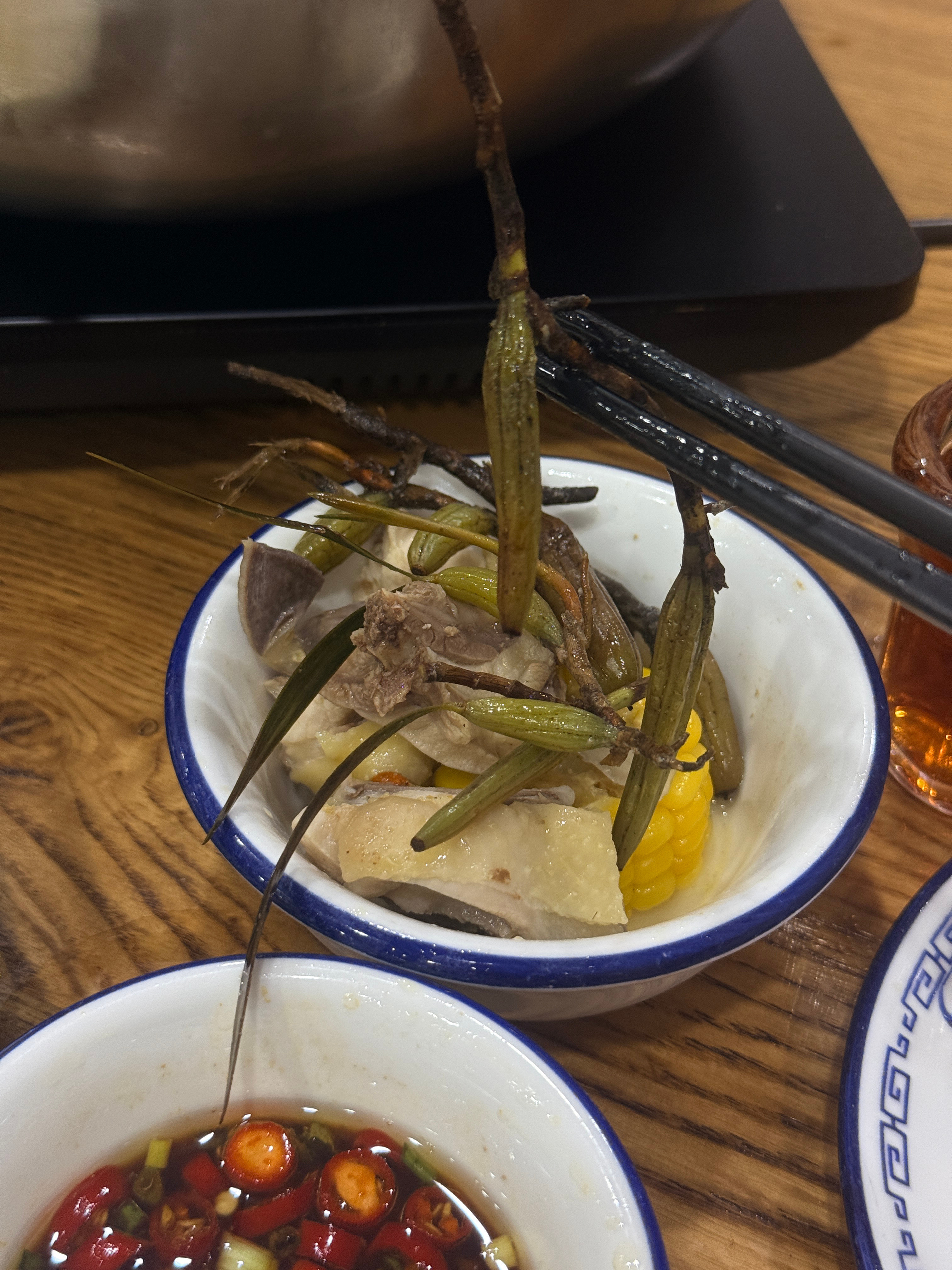 有人知道广东鸡煲里的这玩意是啥吗