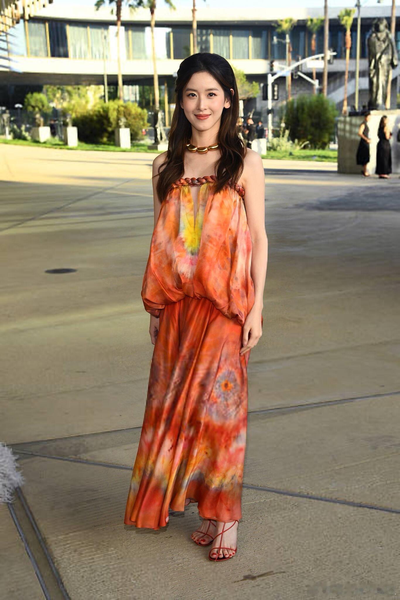 章泽天洛杉矶出席晚宴章泽天外媒生图章泽天洛杉矶出席晚宴，好美的外媒生图