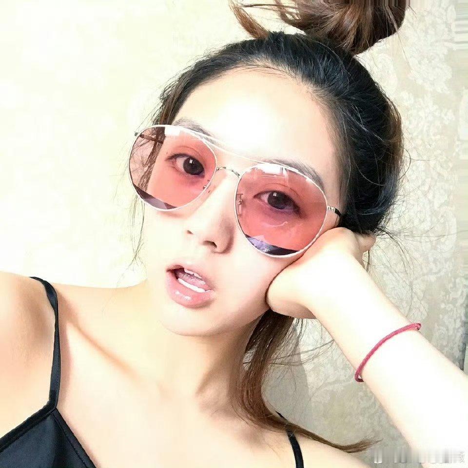 第一次见的图，田曦薇每个年龄段都好潮啊哈哈哈哈​​​​