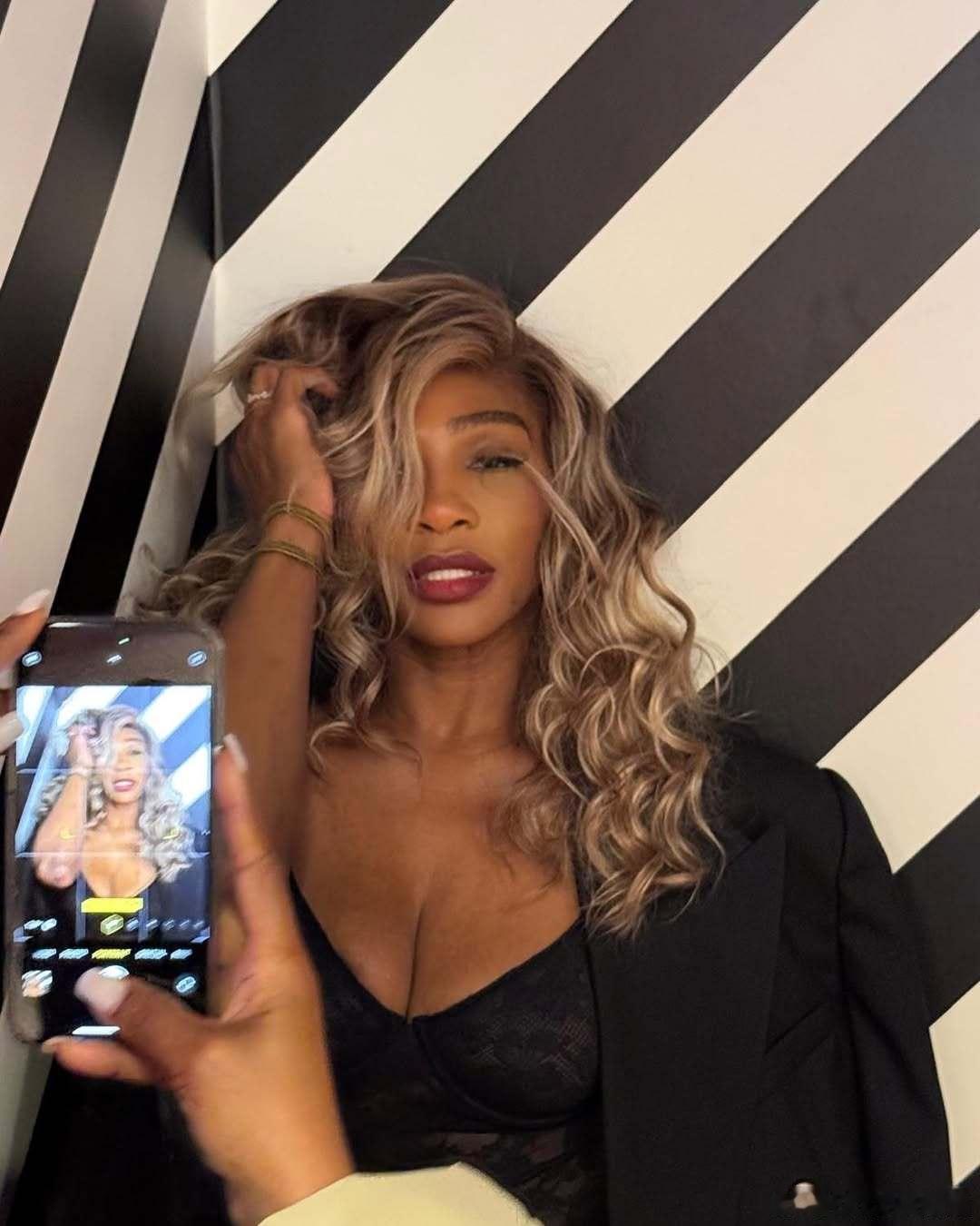 哈哈哈！小威这拍照走的是啥风格？