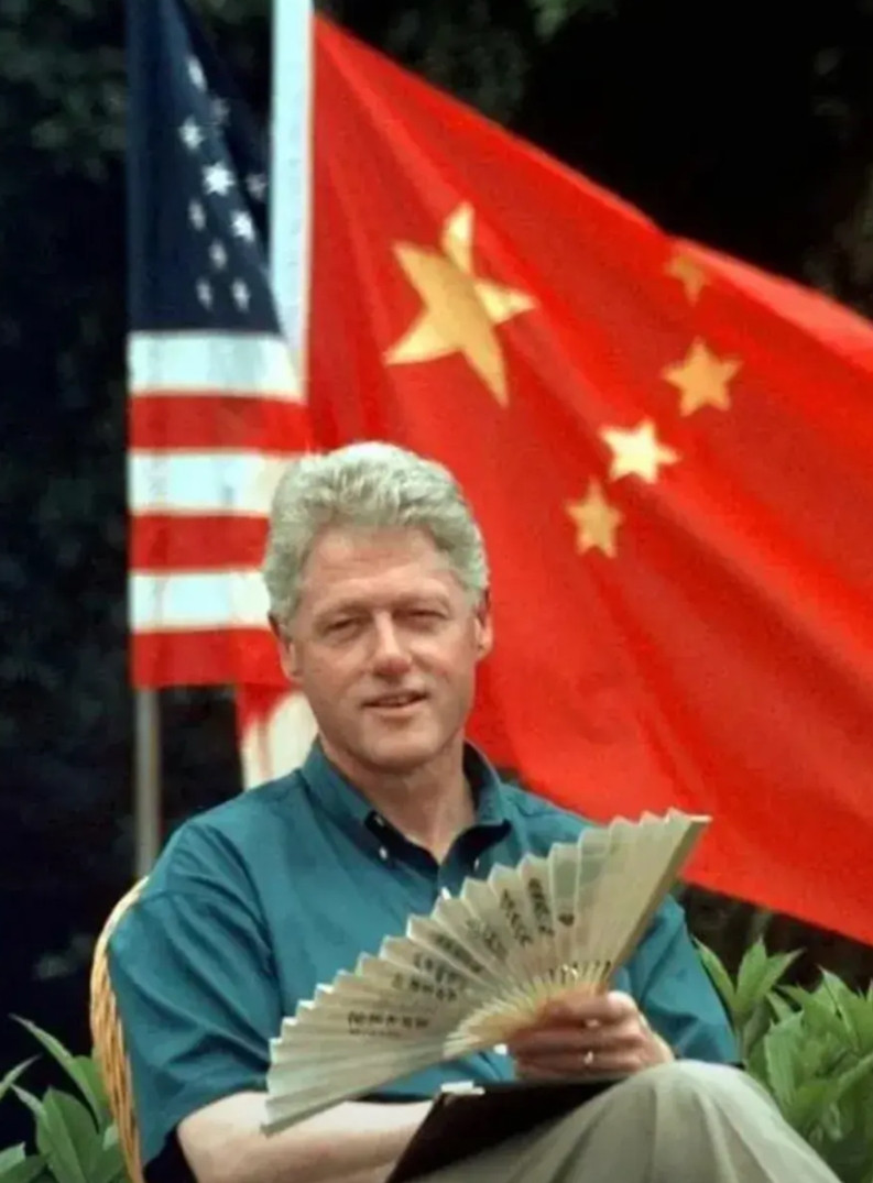 克林顿也有“失算”的时候，中国从此一发不可收拾。1998年，那个时候的美国，可