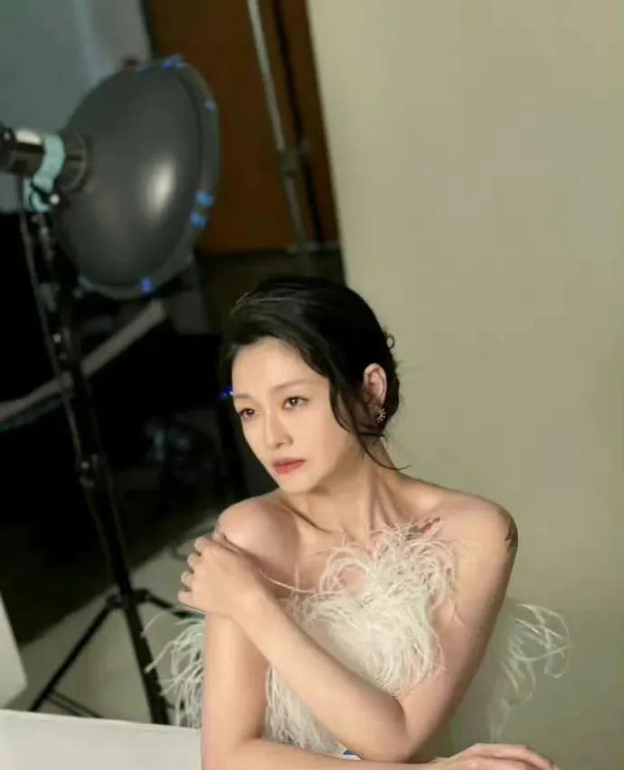 那一年大s是准备复出的，她安顿好了两个孩子，让自己身材和皮肤都尽量恢复如初，