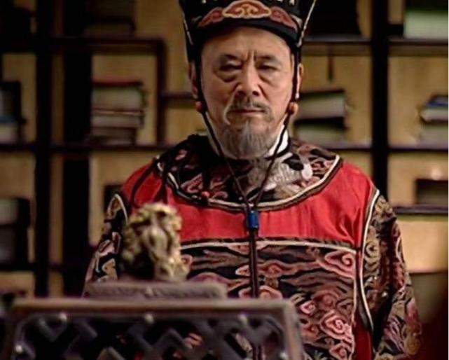 “徐阶：明朝最会‘装孙子’的狠人！被严嵩当众泼墨、儿子被构陷入狱，他却给仇人写寿