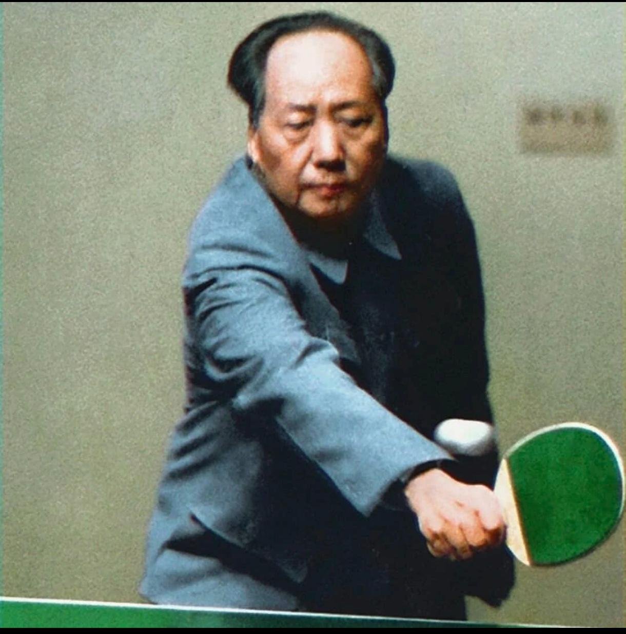 文明其精神，野蛮其体魄！毛主席身体力行，游泳，打乒乓球，年轻时候还洗冷水澡。伟大