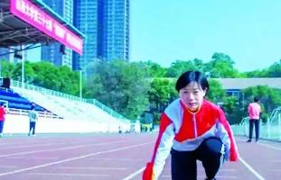 1994年，太原一名女婴因手臂残疾被抛弃，57岁拾荒妇人见其可怜，把她捡回家用