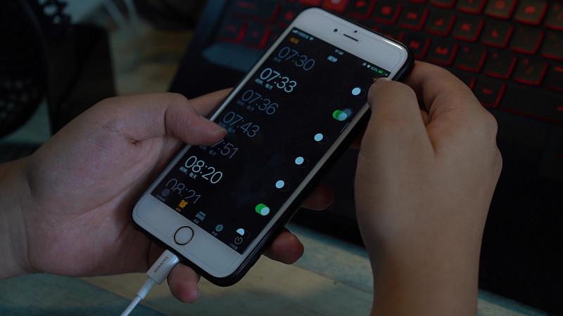 升级iOS27.0.1的苹果用户，我仿佛看到了升级iOS26的自己……藏在苹果