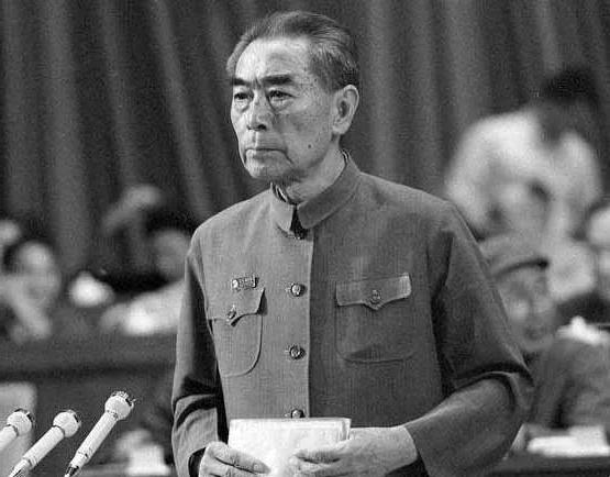 在三年困难时期，周总理有多难？几乎到了弹尽粮绝的地步！在1962年1月召开的“