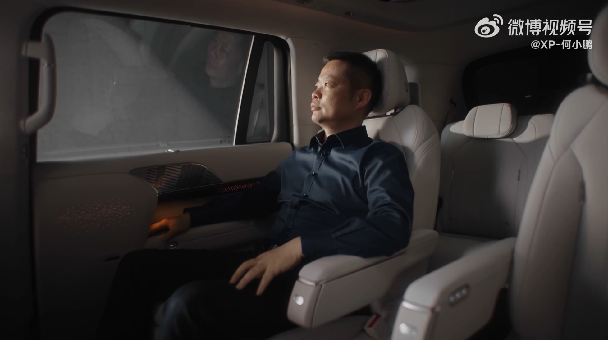 何小鹏沉浸式体验小鹏GX这条短片，居然是利用休息间隙临时拍的，前后只花了20分钟