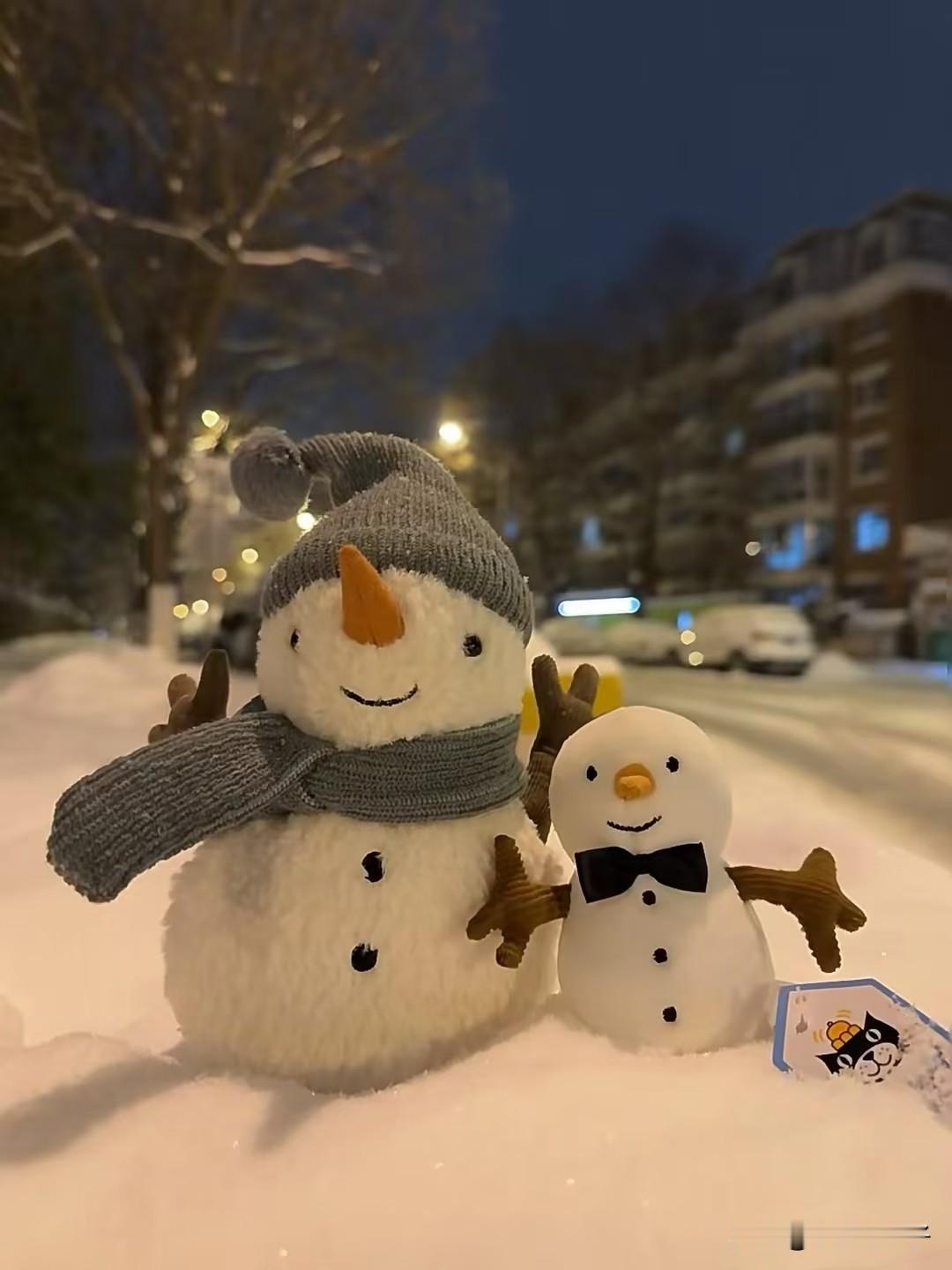 我记得人民日报有一句话是这样说的读书，世界就在眼前；不读书，眼前就是世界。读书