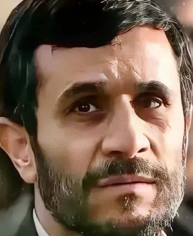 伊朗传来新消息！2026年4月15日，伊朗扔出了一颗让全世界都傻眼的“精神核弹