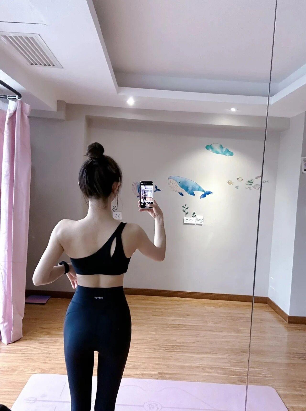 🧘‍♀️健身日常，元气满满！💪🏋️‍♀️