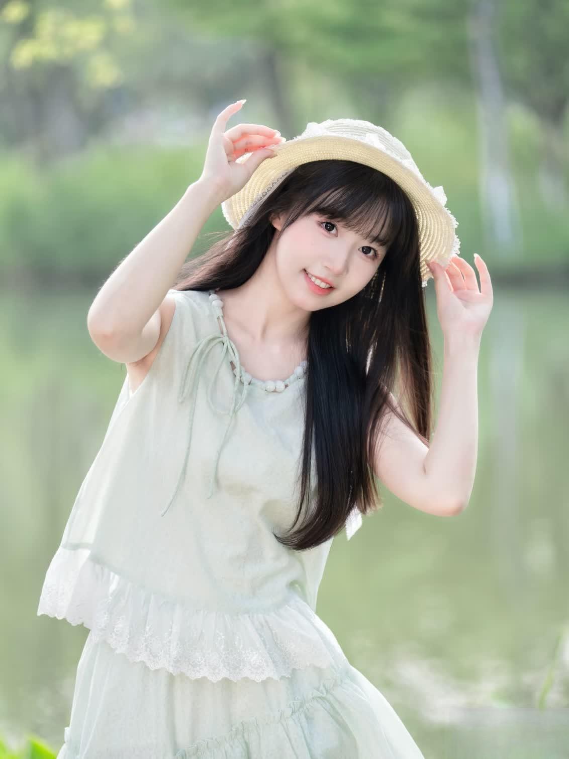 人生不求太满，小满即是圆满！愿我往后的日子生活美满、幸福饱满、身边有爱常相守、兜