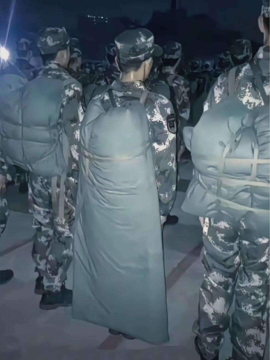 班长：就是你喜欢披风是吧