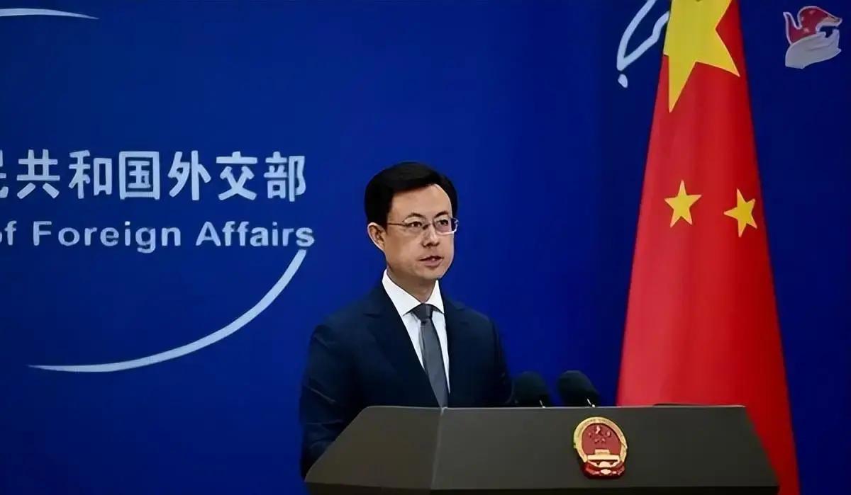 七国联合军演还没收尾，东大的演训通报已经挂上去了，科目只有一个：怎么击沉敌舰。两