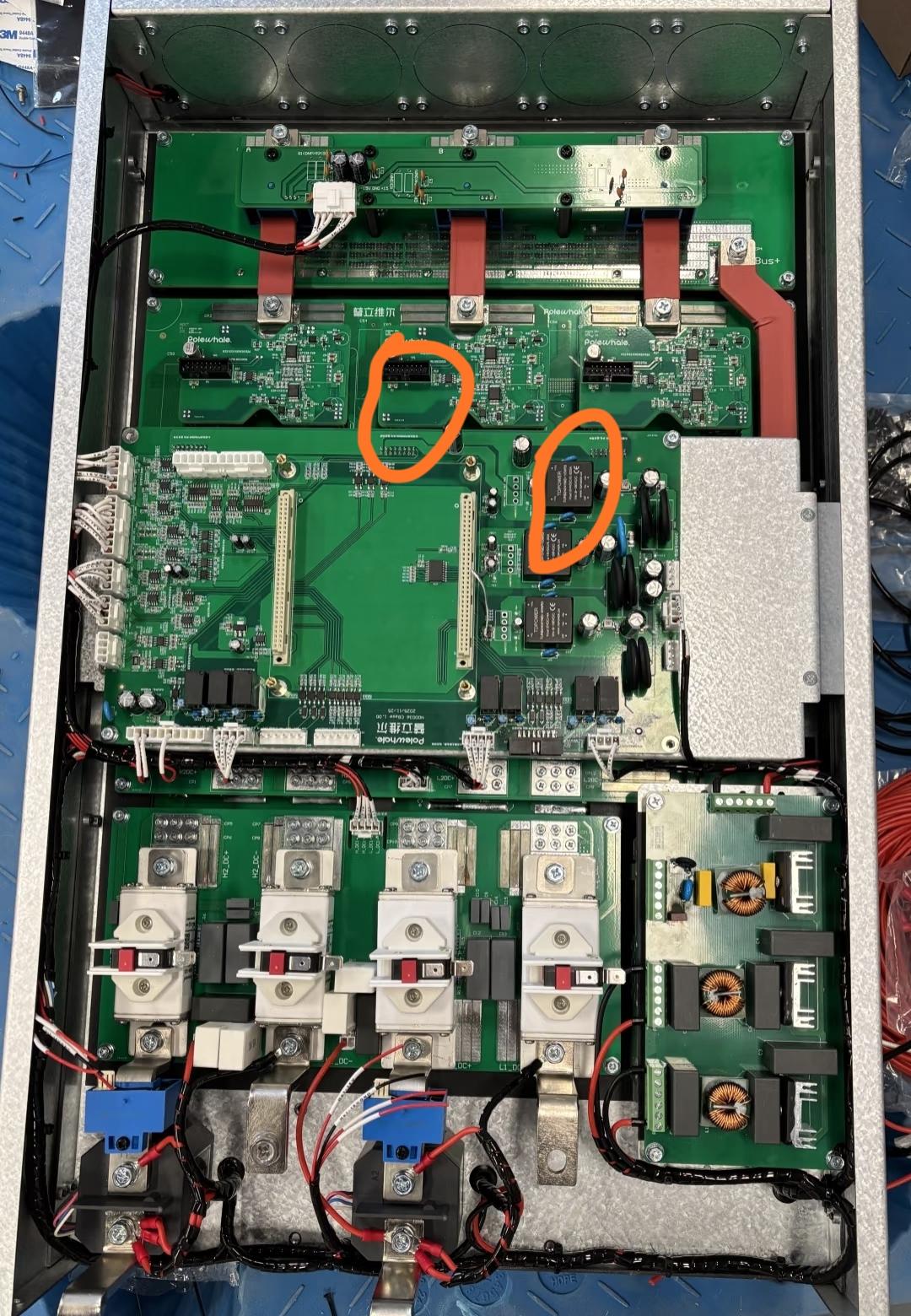 这板子是机床上的，厂家说这个板子要维修，说这维修费用很高，国内修不好这板子，这板