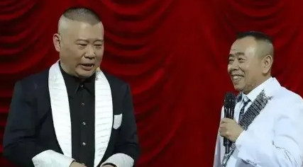 一次，郭德纲拍电影，邀请潘长江客串，说：潘哥，就三天戏，这是60万，您拿着！潘长