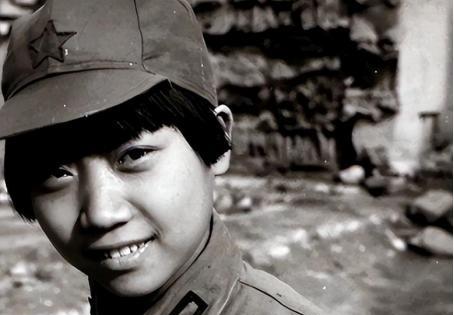 1936年，马家军截获了一个落单的12岁的小红军，谁料，这“小屁孩”却说：“你们
