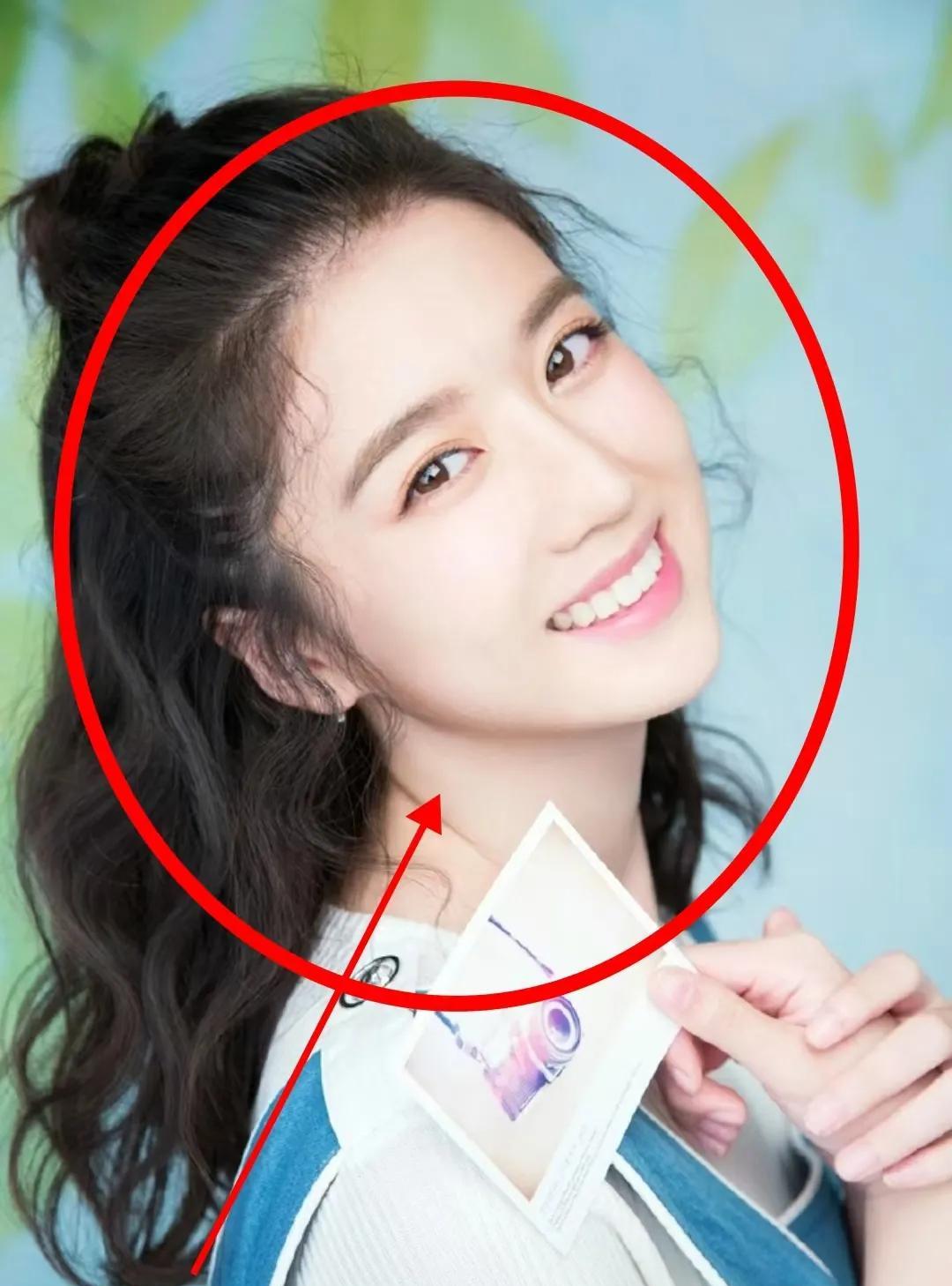 我问闺蜜老公，你说那么多女演员，为什么赴山海剧组，非要找华人面孔的李凯馨图什么呢