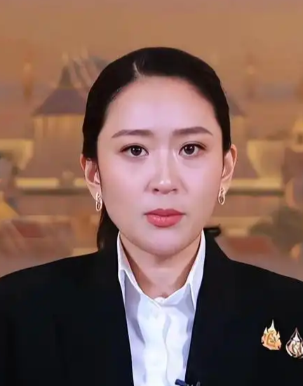 泰国突然宣布！8月18日泰国官方突然宣布，把今年外国游客预测从3700万砍到33