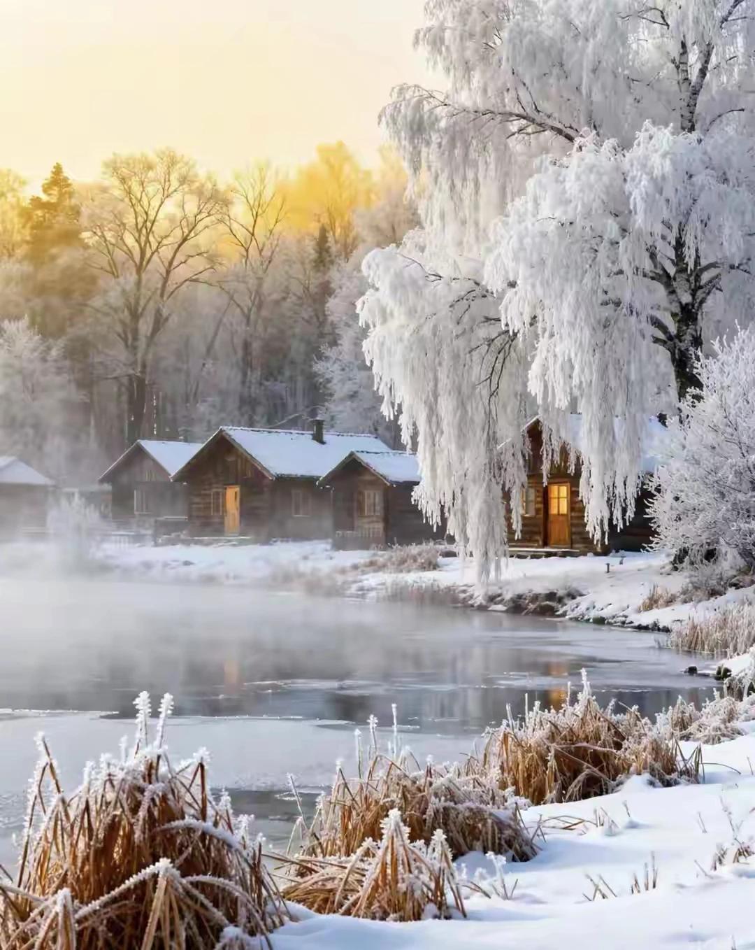 上联：天悬日月终难会下联：地有春秋不相逢