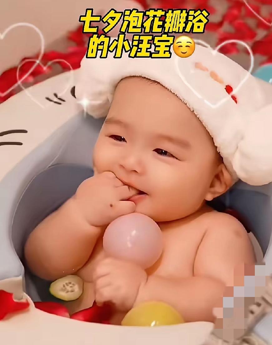 今年七夕全网氛围感拉满，无数情侣花式秀恩爱，而马筱梅的晒娃动态却凭一股温柔清流强