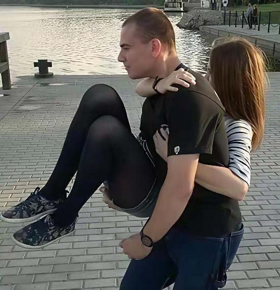 谁是主角