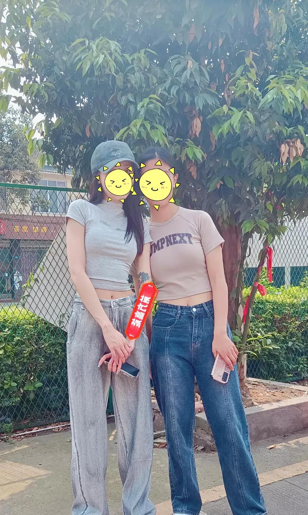 侄女大学放假了，拿着大包小包的行李又回到我妈家，准确说是我弟家。我妈把老房子卖