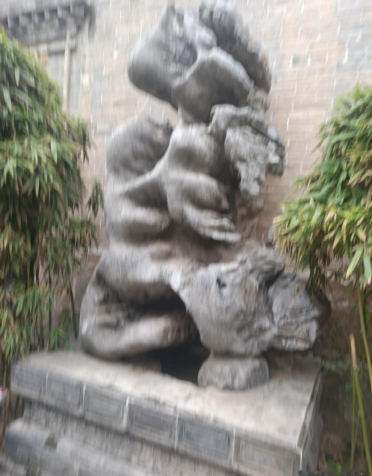 听说一件大快人心的事，一位教龄快三十年的县城老师，高级职称终于过了初评。过去这