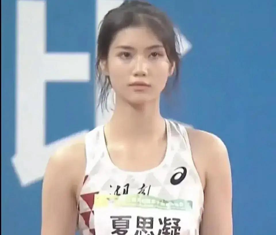 100米栏决赛，吴艳妮输掉了当下，夏思凝赢得了未来。 100米栏决赛吴艳妮没