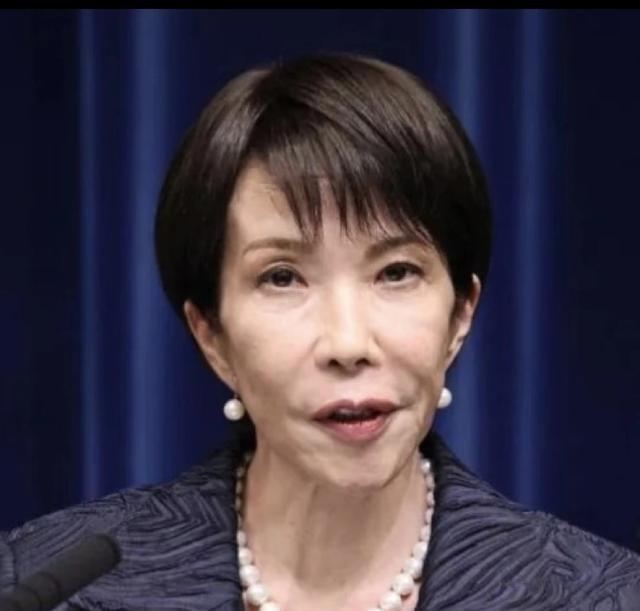 高市早苗这回的变脸速度，甚至都没给咱们留点反应时间。前脚咱们刚发布公告，把三菱重