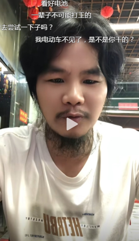 广西大网红周某人宣布正式退网，不干网红这行了。话音刚落，他的账号便直接清空。此前