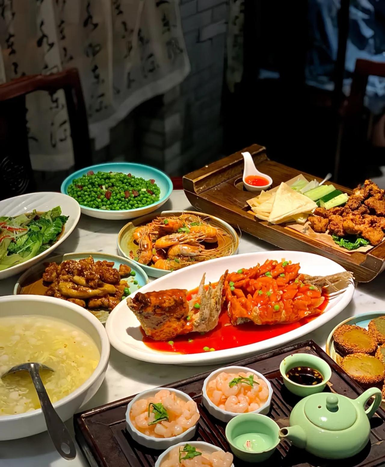 杭州…美食荒漠？！！！为什么好多朋友一提起杭州都觉得是“美食荒漠”呢？抱着怀