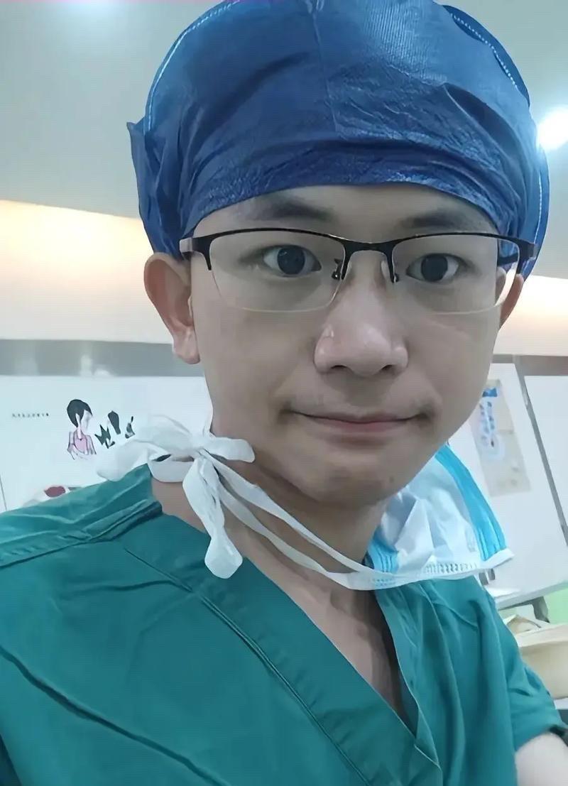 我看了罗某宇的官方通告，内容上看逻辑挺合理，事情发展、走向脉络、答疑细节还算清楚