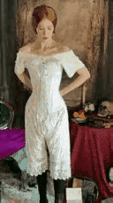 终于知道上世纪老外贵妇不愿出门的原因了