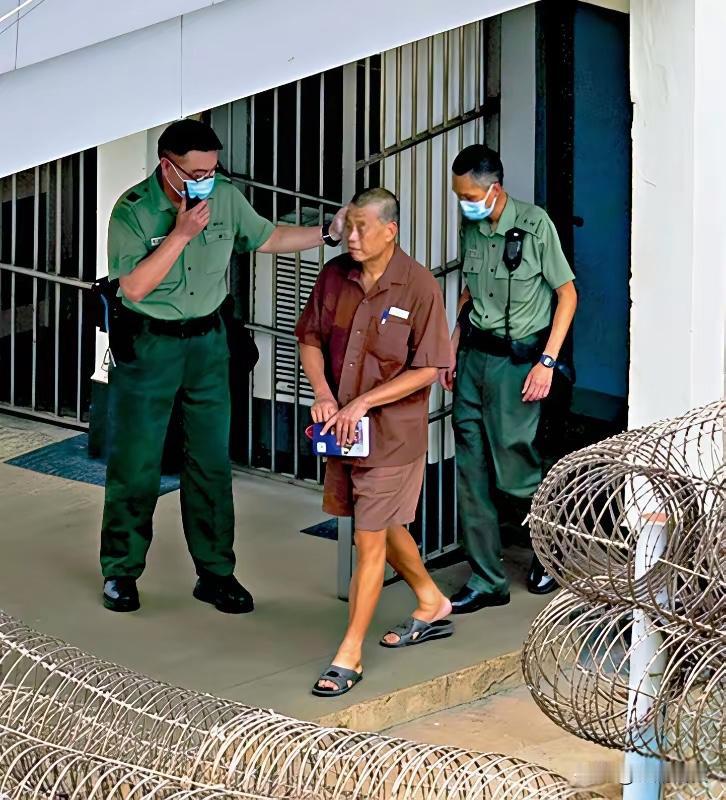 BBC今天报道：“香港壹传媒创办人黎智英被控勾结外国势力和‘串谋发布煽动刊物’案