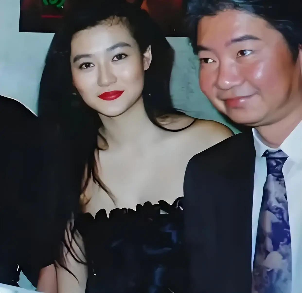 就在成龙、周星驰等众多圈内大咖缅怀蔡澜的时候，突然有人发出了不同的声音：一个当年