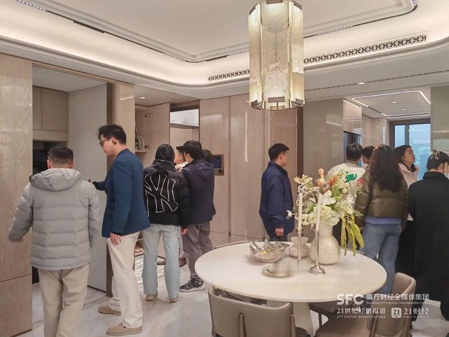 219轮竞价争抢, 上海再出10万元/平米地王