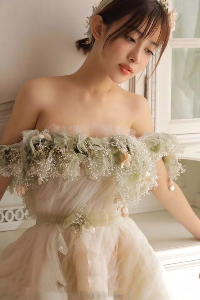孟子义芭蕾风格婚纱造型​​​