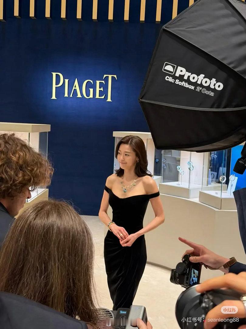 天啊啊全智贤！！怎么瘦成这样了