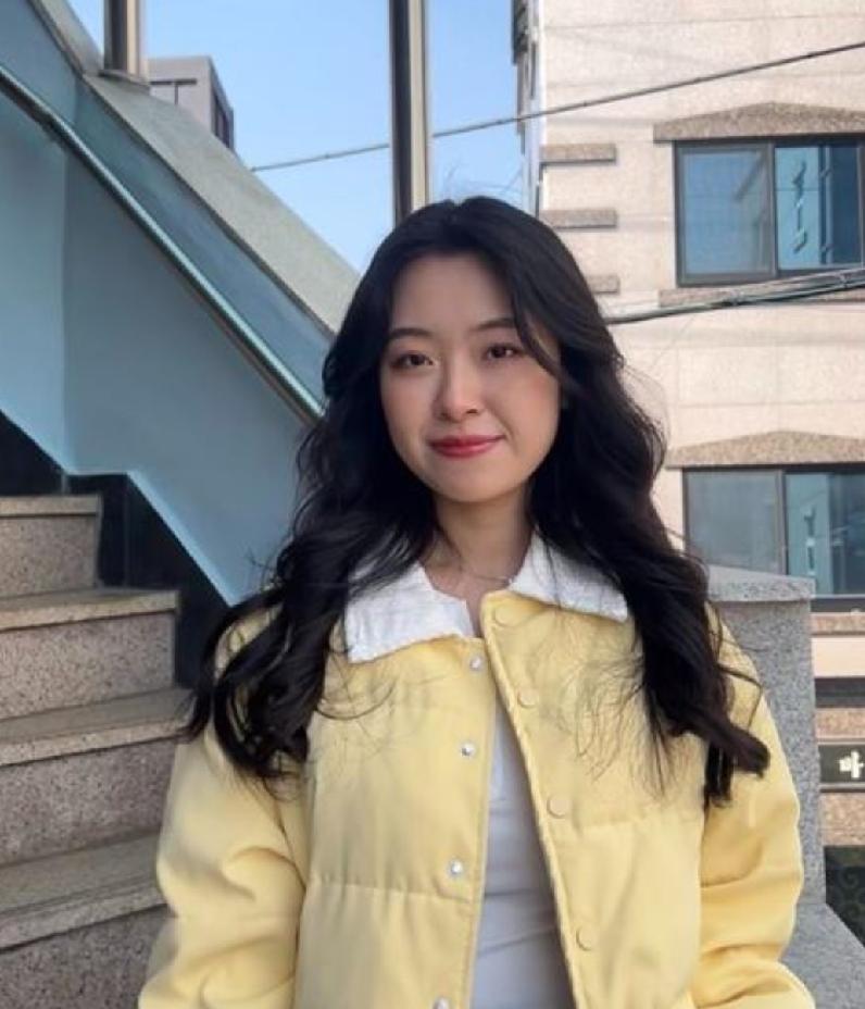 韩国一名8月14日才入境的25岁中国女留学生，20日举行毕业礼后乘巴士往大邱后失