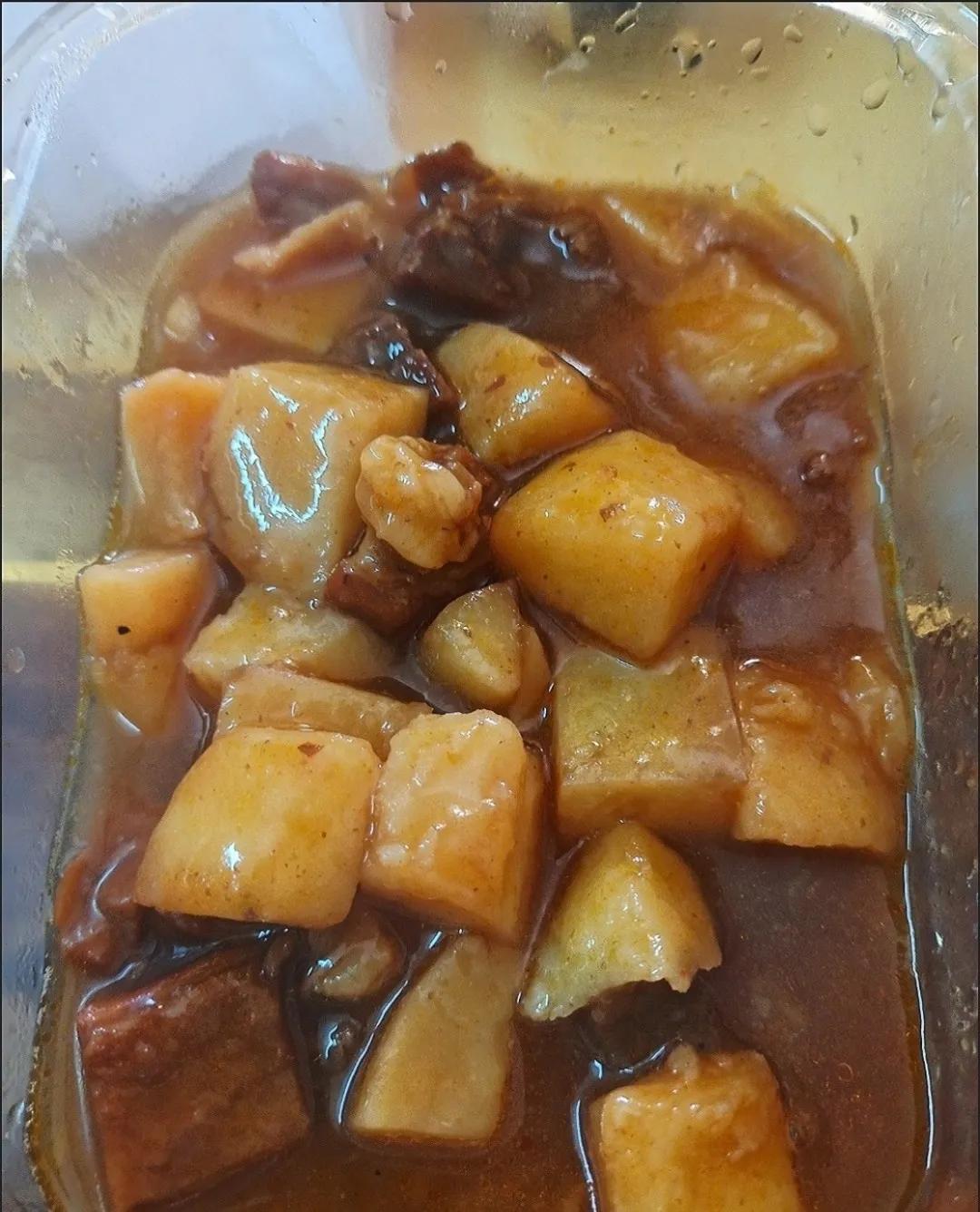 网上冒出一大堆牛鬼蛇神，说什么“面包、蛋糕都是预制菜”，“可乐、牛奶都是预制菜”