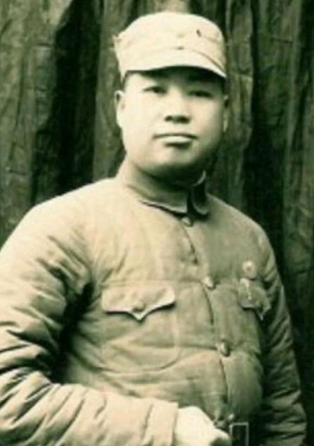 1943年，陈诚在昆明开会时，因“土木系”骨干黄维被撤职一事，和关麟征发生激烈冲