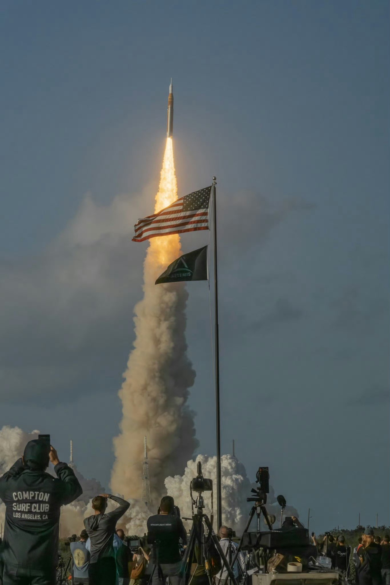 一个美国🇺🇸摄影师眼里的阿尔忒弥斯2号航天！