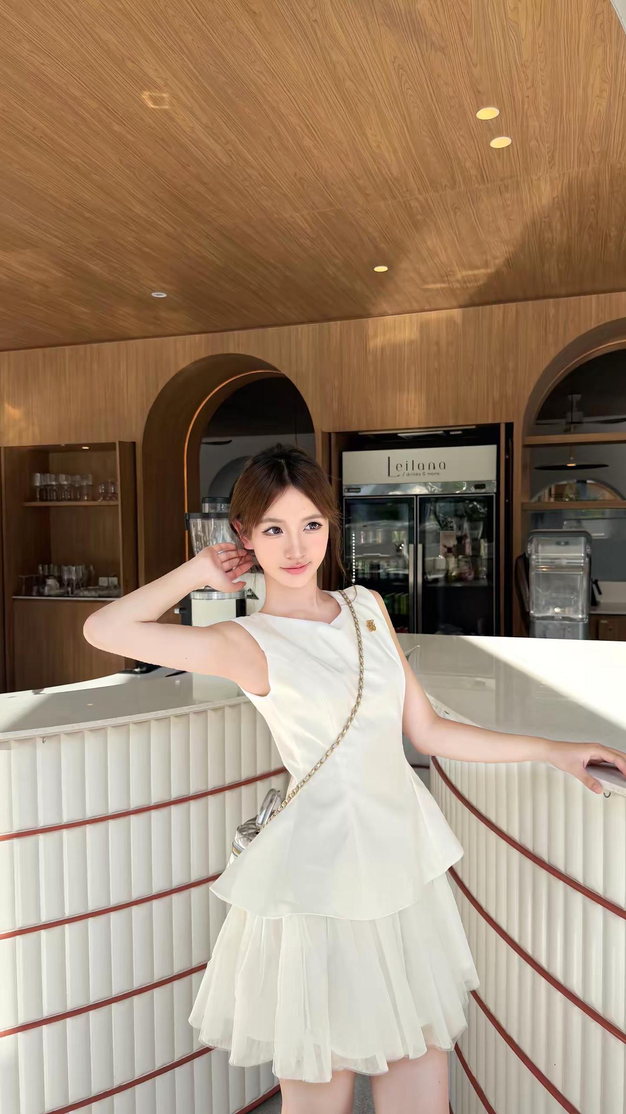 讨厌自己圆圆的脸直到你说好可爱🤍。芭蕾风穿搭韩式小白裙