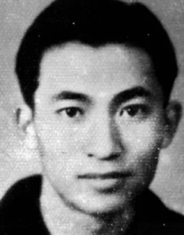 1949年，重庆解放前一天，一位红色特工身中27枪，壮烈牺牲。不久，他新婚4个月