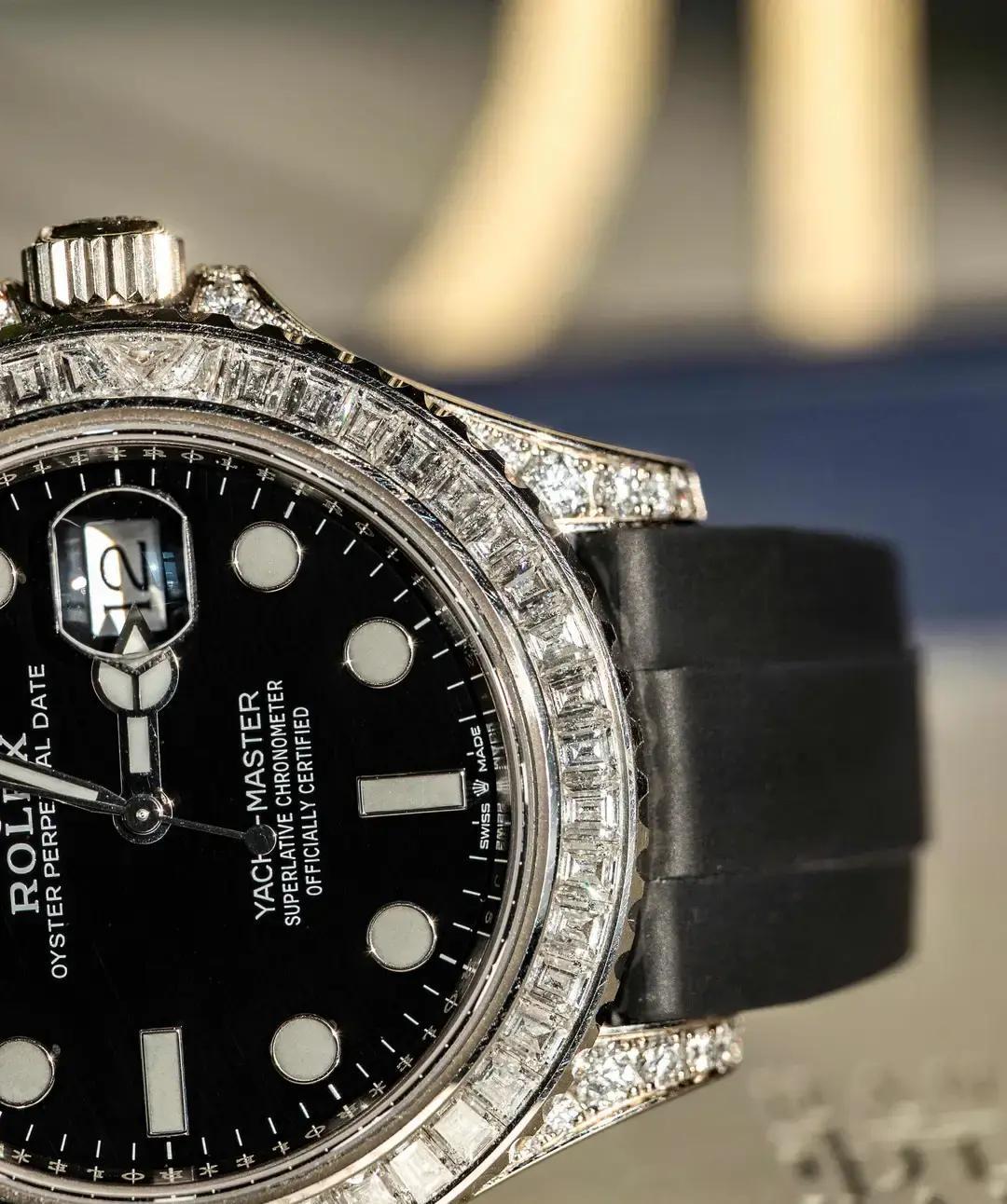 劳力士这操作有点意思。他们藏着一些表，根本不对外卖。只给VIP里的VIP。