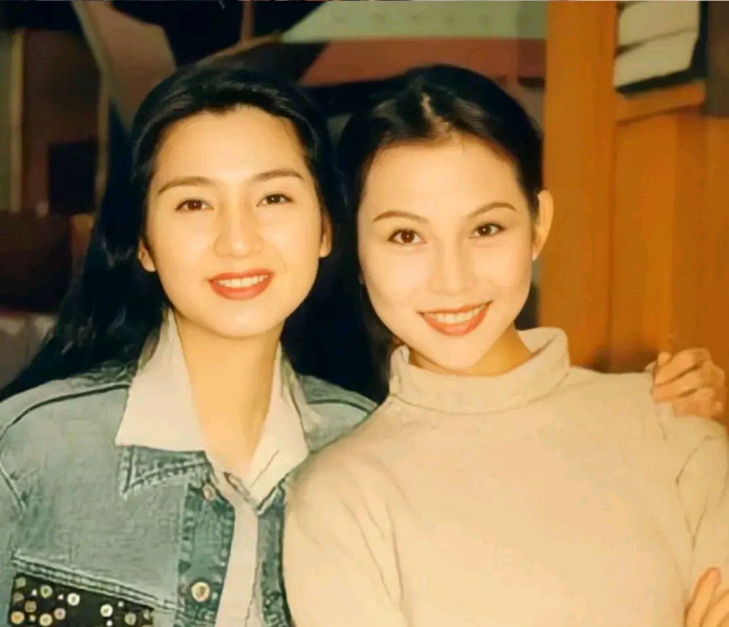 有一次，蔡少芬和多年好友洪欣争执不休，一怒之下说：“从今以后，我再也不会找你了。