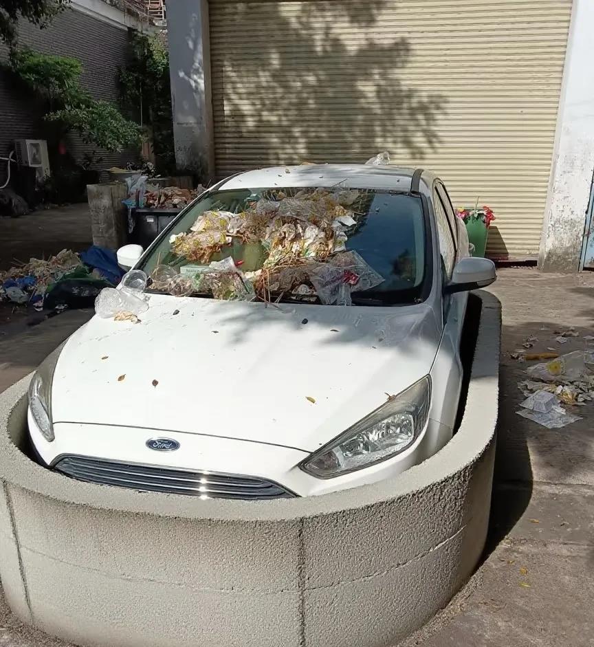 额😓这辆车到底是经历了什么？