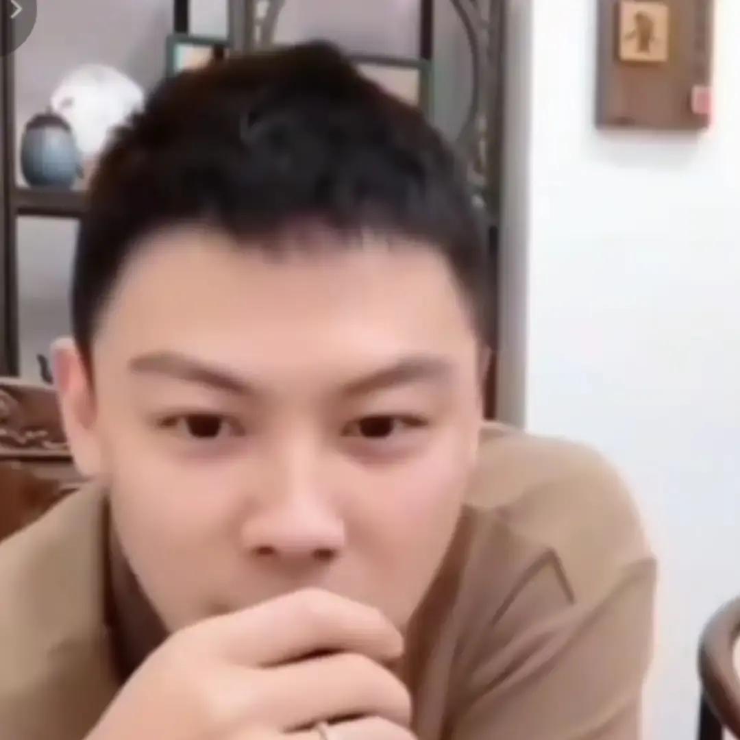 马龙30冠是捧出来的？陈玘一句话打脸省队教练陈玘直播直接开怼：国家队当年也